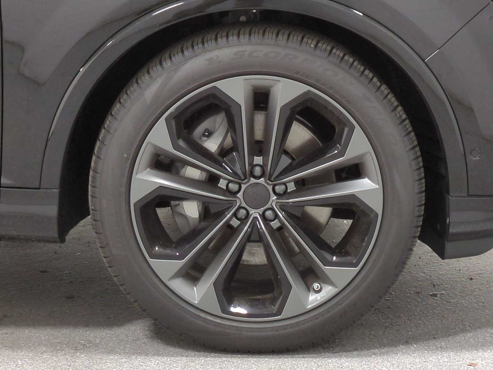 Thumbnail: 2026 Audi Q7 - 12