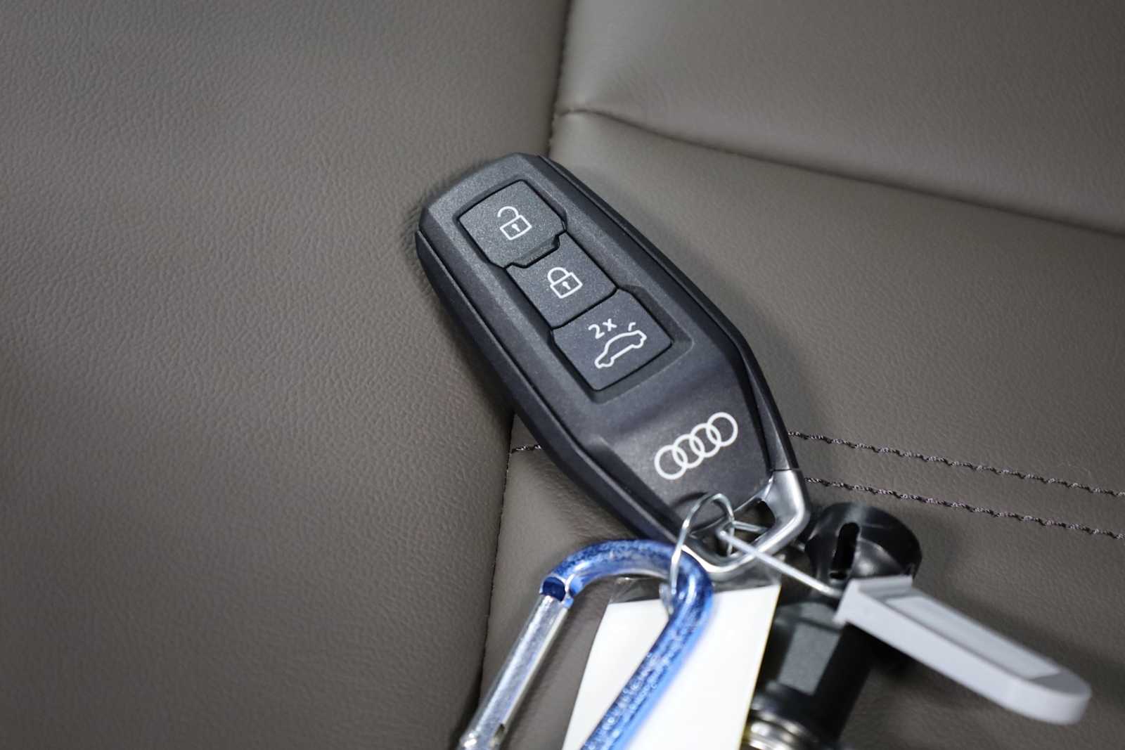 Thumbnail: 2025 Audi Q5 - 40