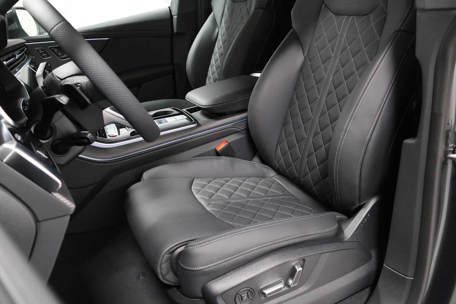 Thumbnail: 2026 Audi SQ8 - 5