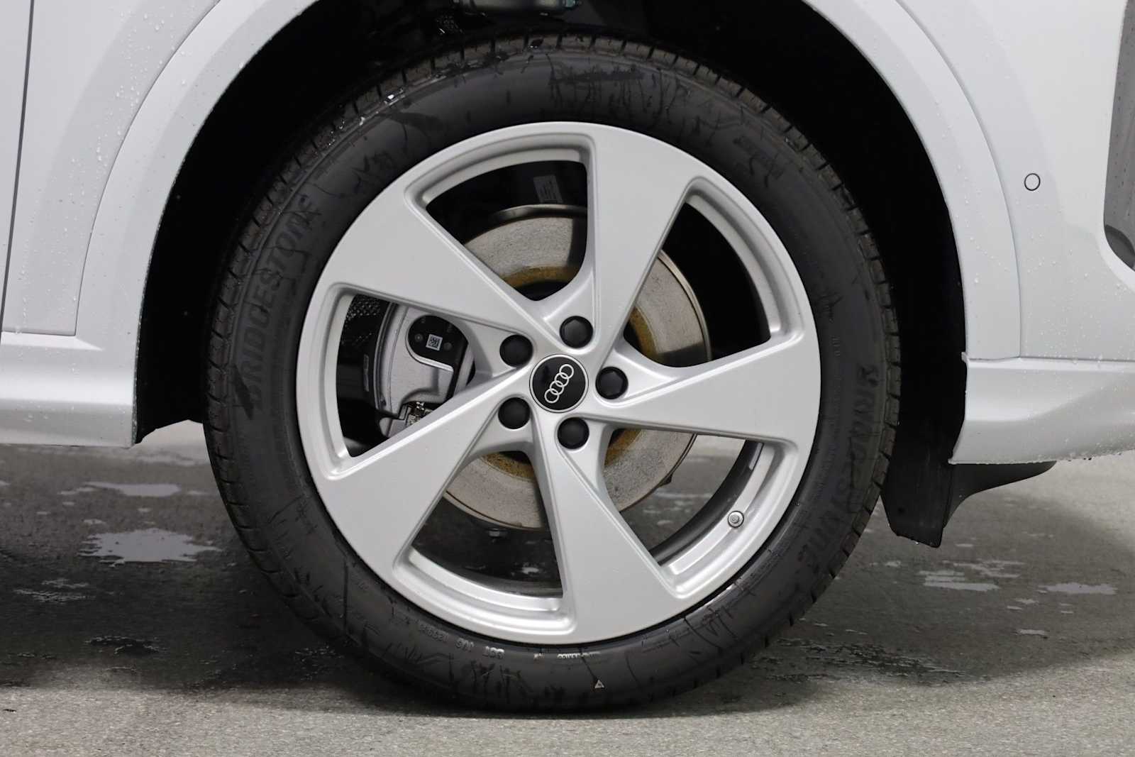 Thumbnail: 2025 Audi Q5 - 12