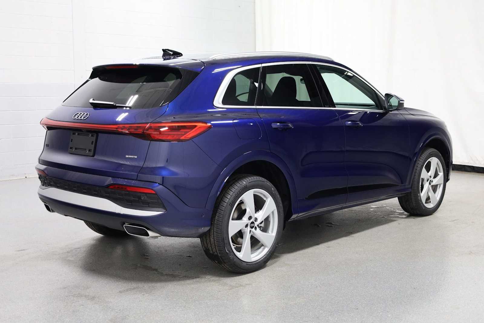 Thumbnail: 2025 Audi Q5 - 9