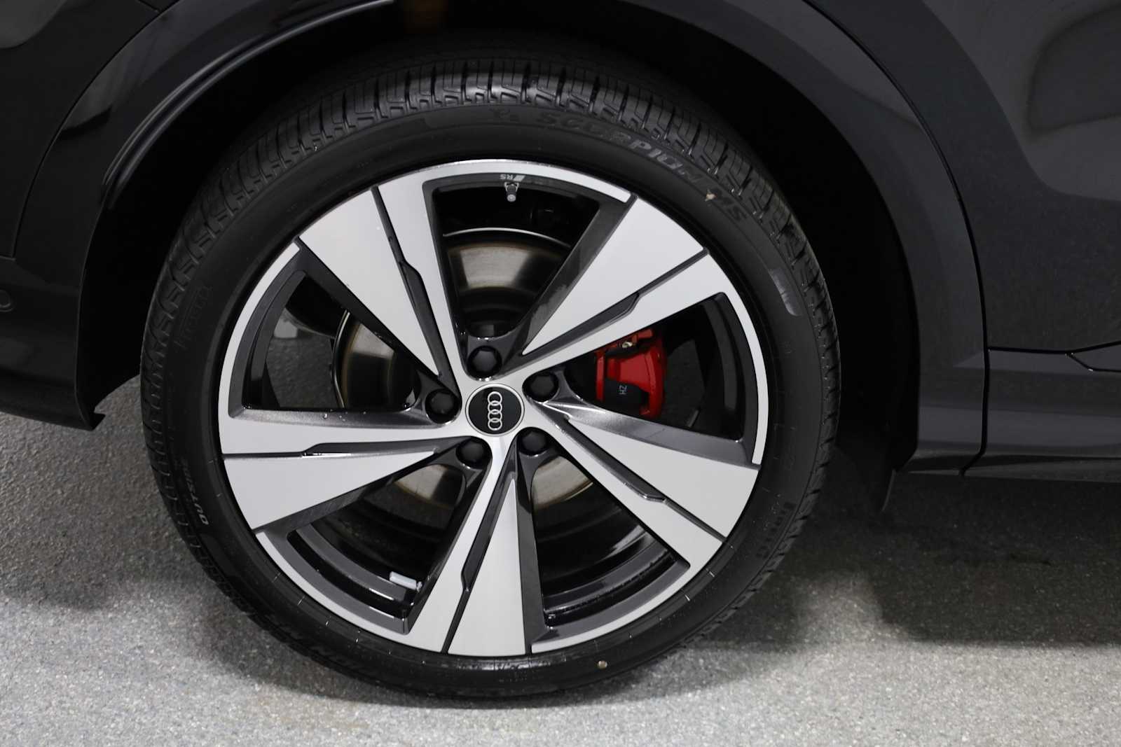 Thumbnail: 2025 Audi SQ5 - 36