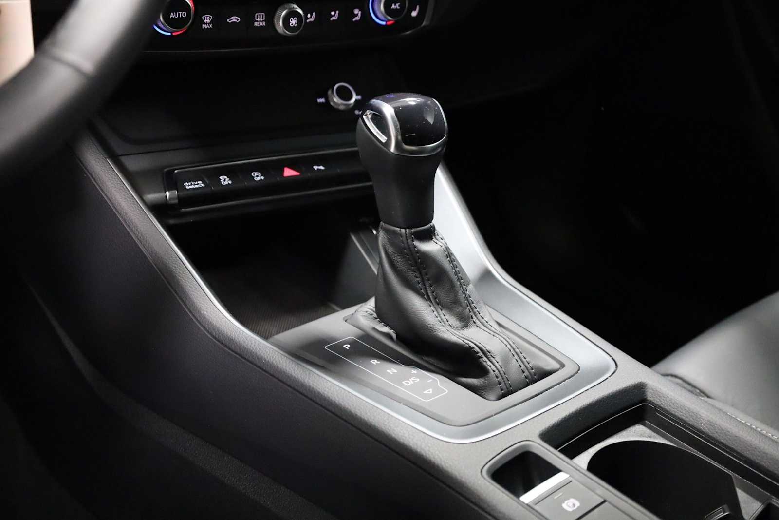 Thumbnail: 2025 Audi Q3 - 26