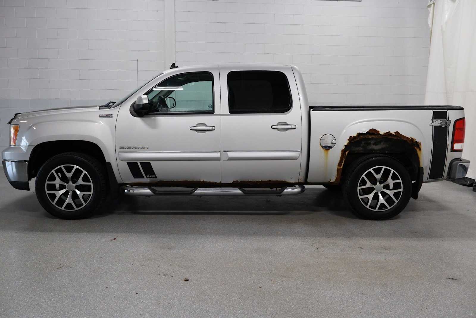 Thumbnail: 2010 GMC Sierra 1500 - 2