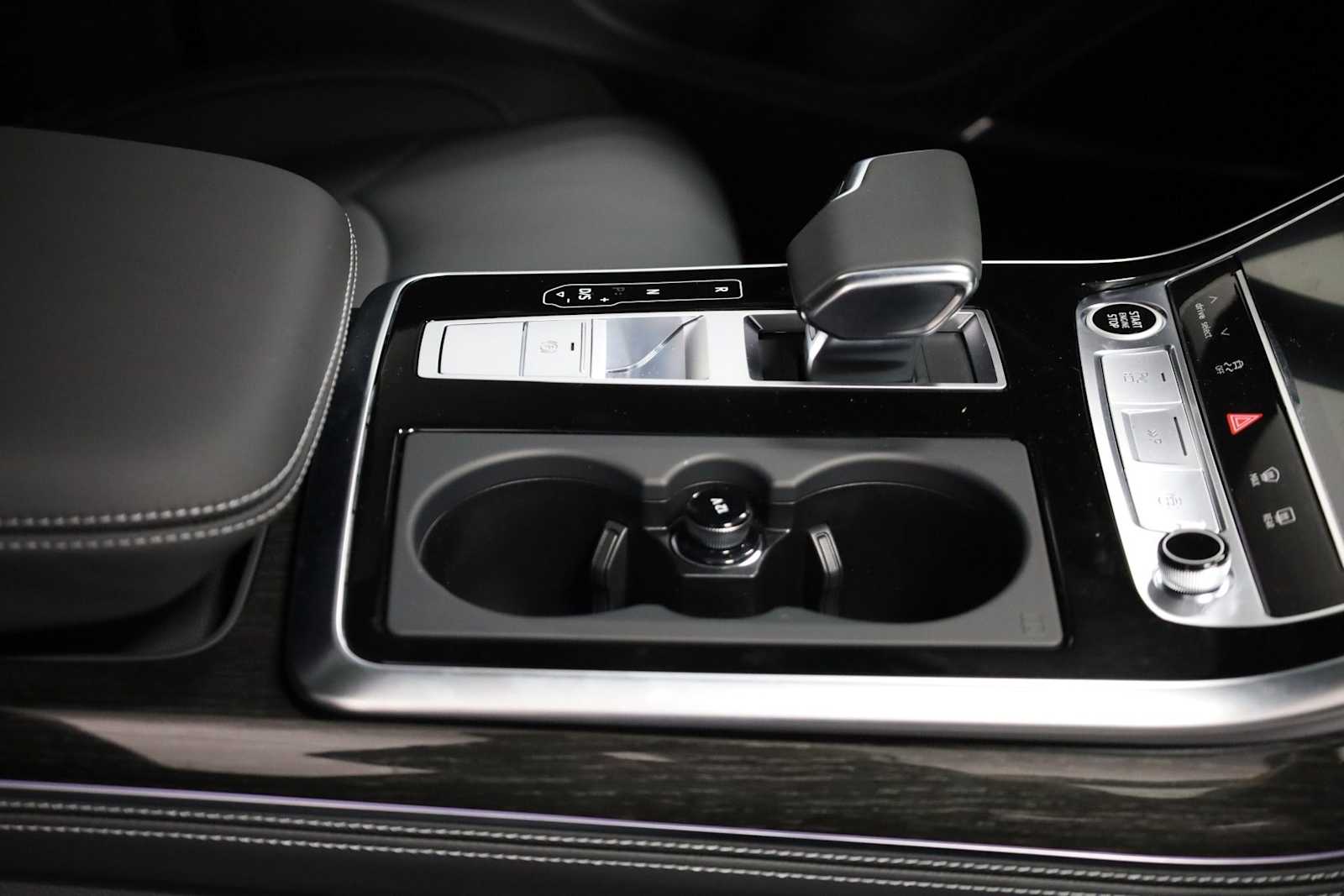 Thumbnail: 2026 Audi Q7 - 20