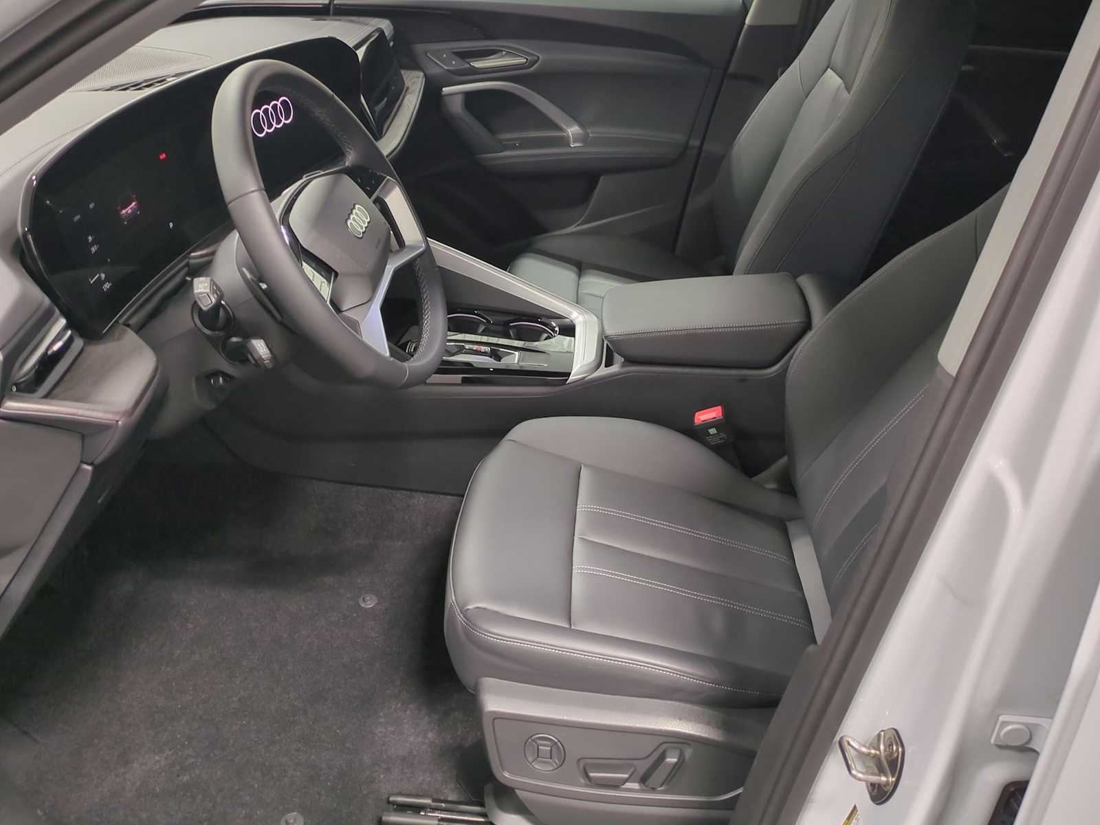 Thumbnail: 2025 Audi Q5 - 9