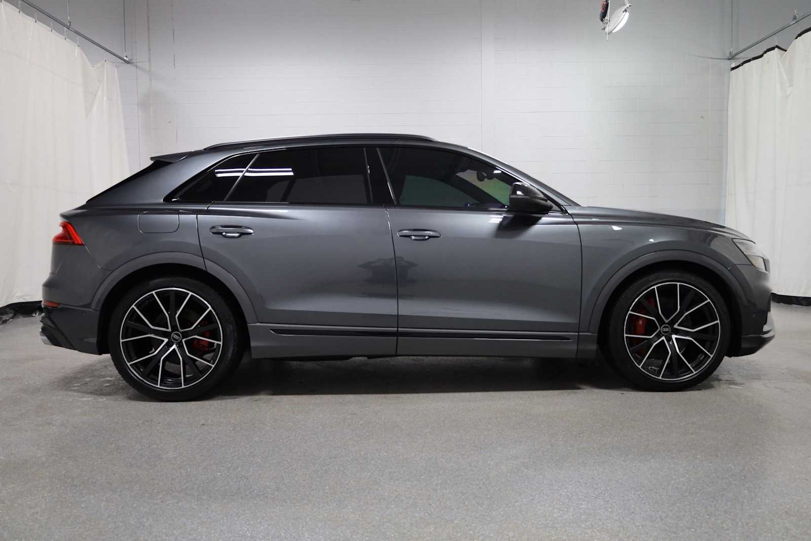 Thumbnail: 2023 Audi SQ8 - 10