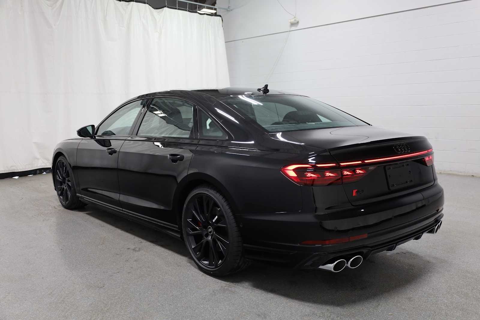 Thumbnail: 2025 Audi S8 - 3