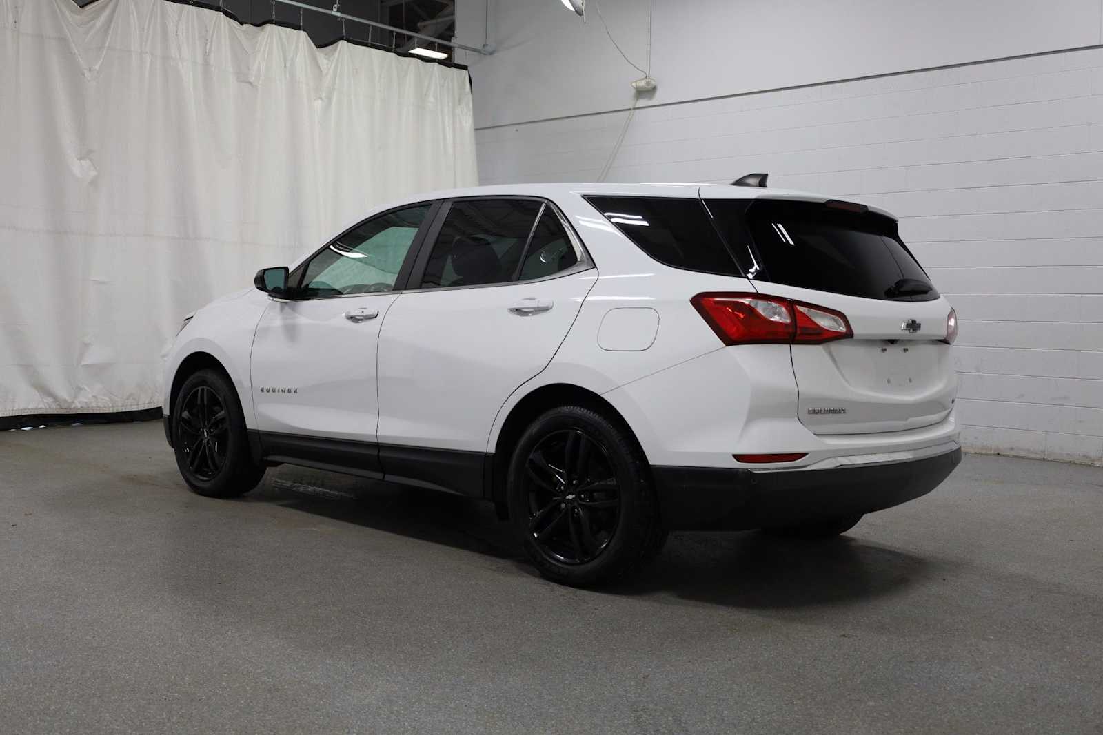 Thumbnail: 2021 Chevrolet Equinox - 3