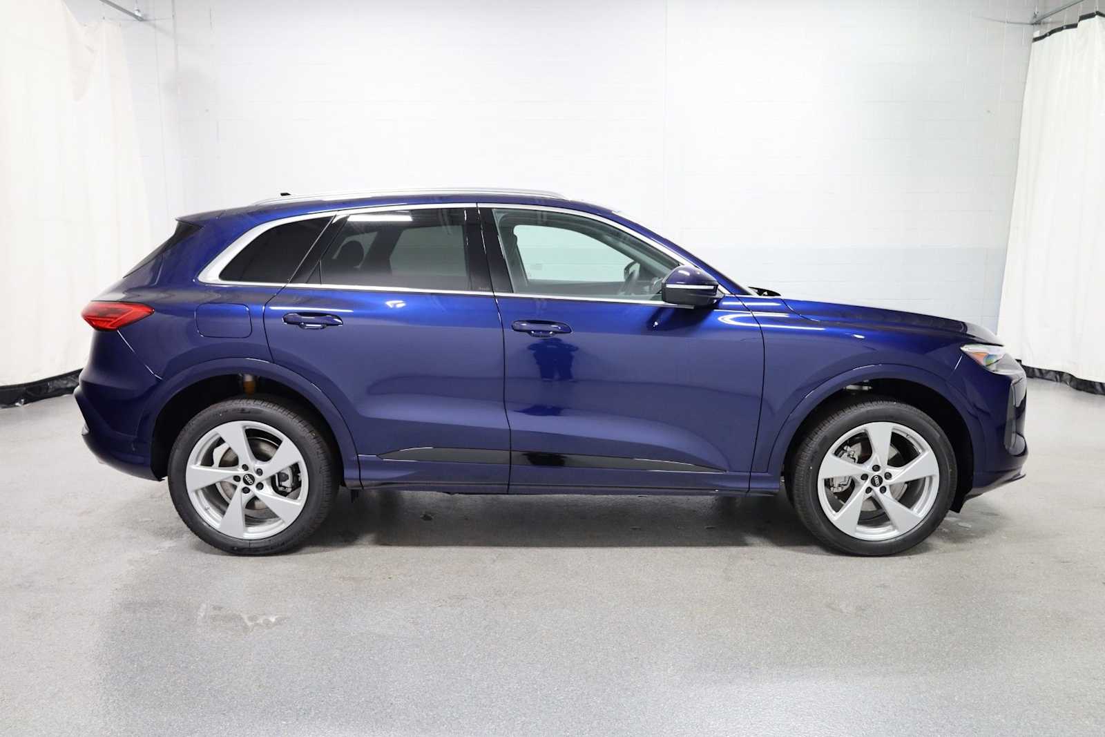 Thumbnail: 2025 Audi Q5 - 10