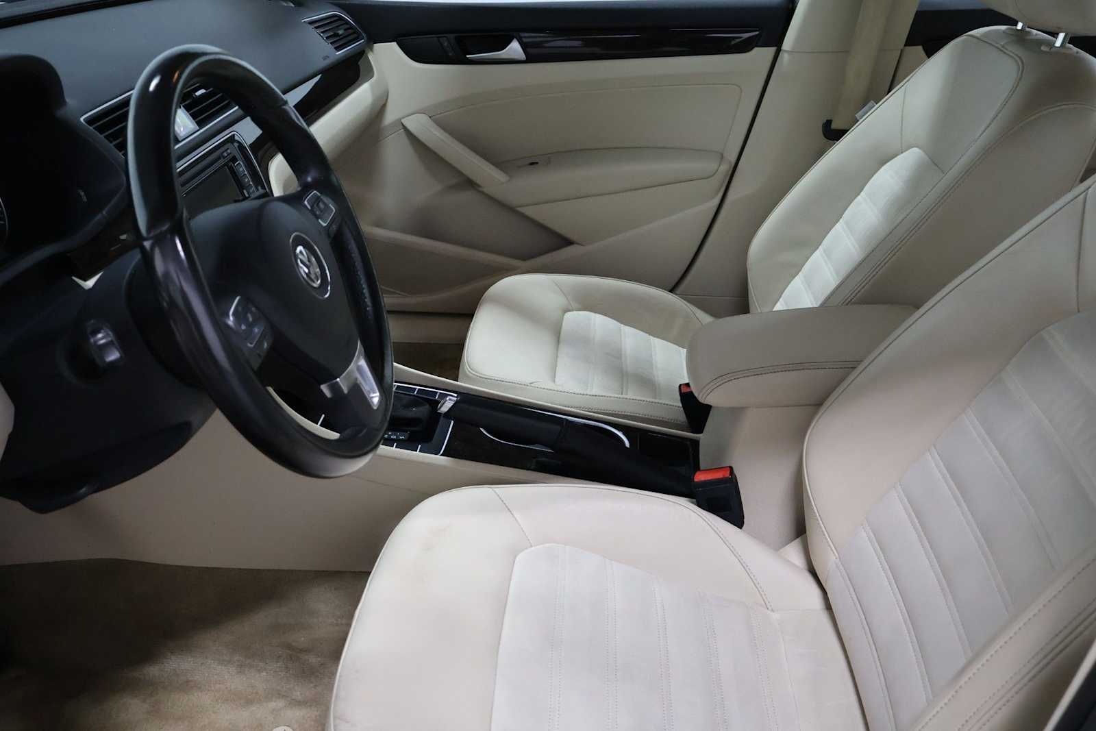 Thumbnail: 2015 Volkswagen Passat - 5