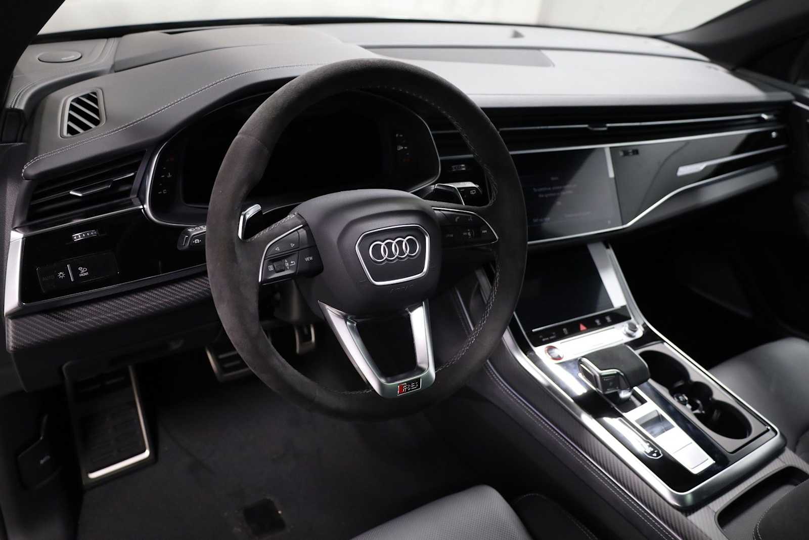 Thumbnail: 2026 Audi RS Q8 - 4
