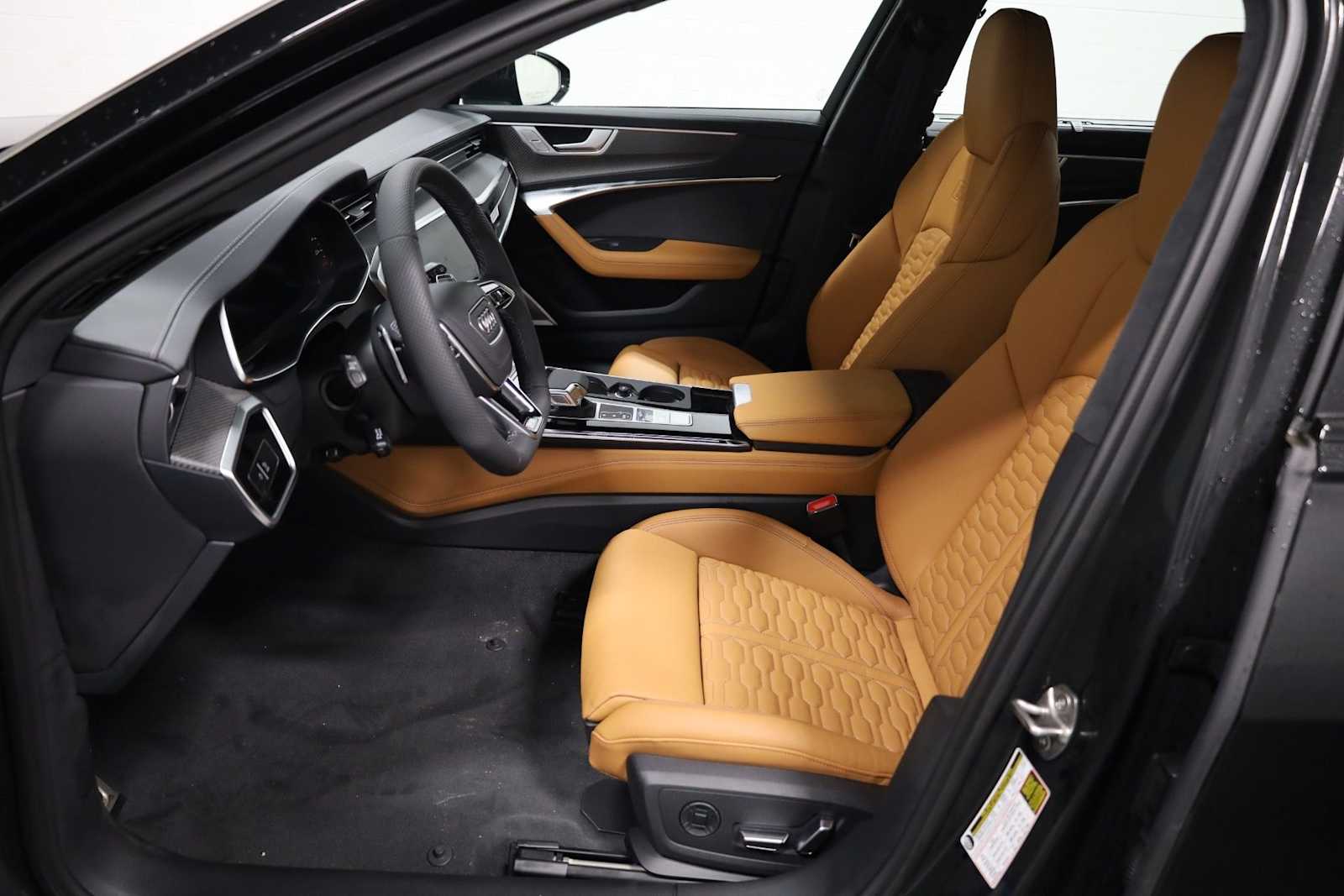 Thumbnail: 2026 Audi RS 6 - 5