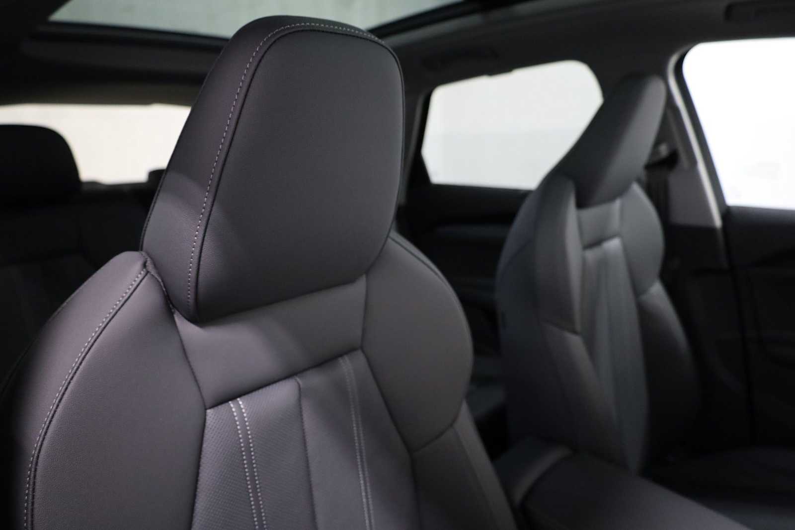 Thumbnail: 2025 Audi Q5 - 21