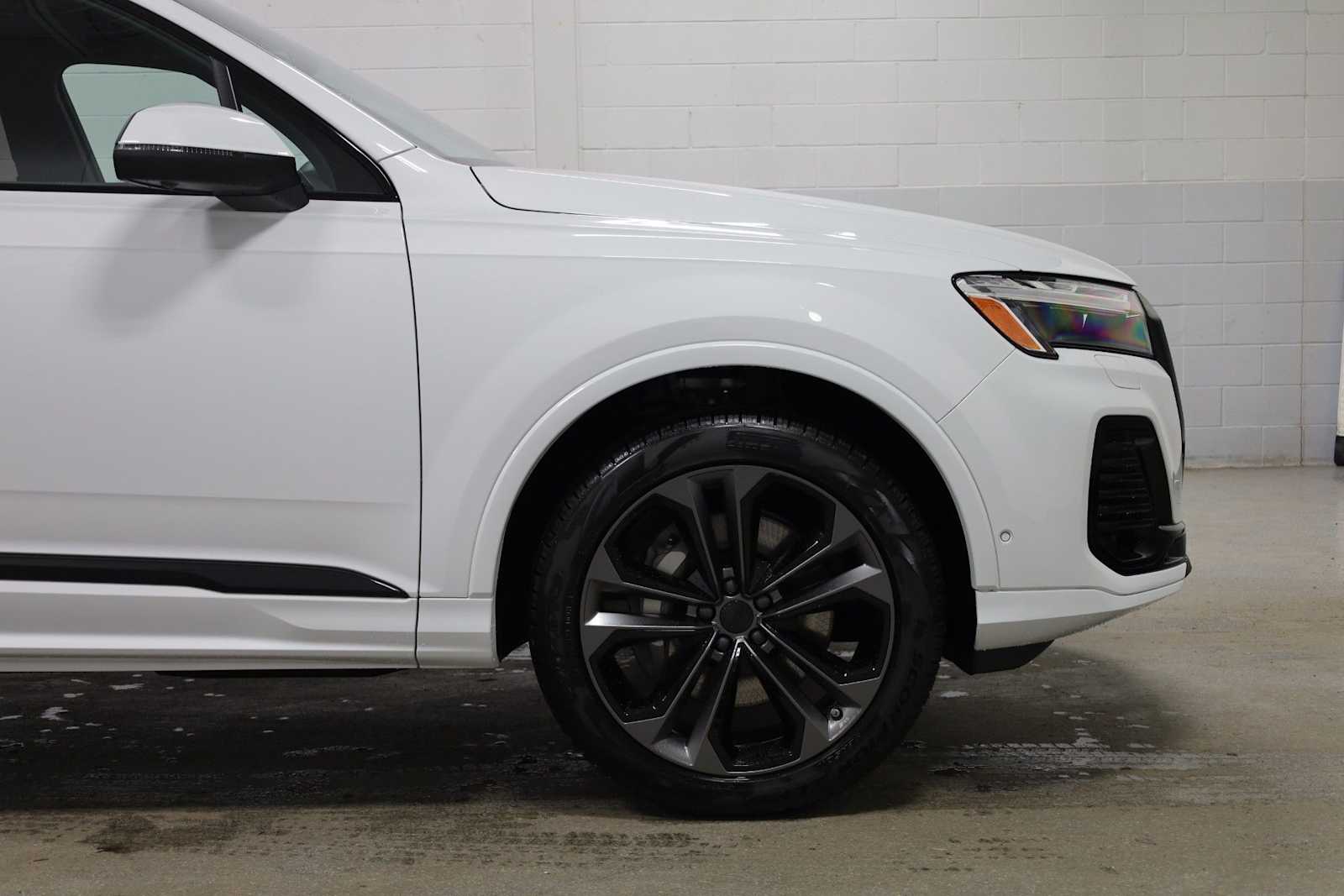 Thumbnail: 2026 Audi Q7 - 11