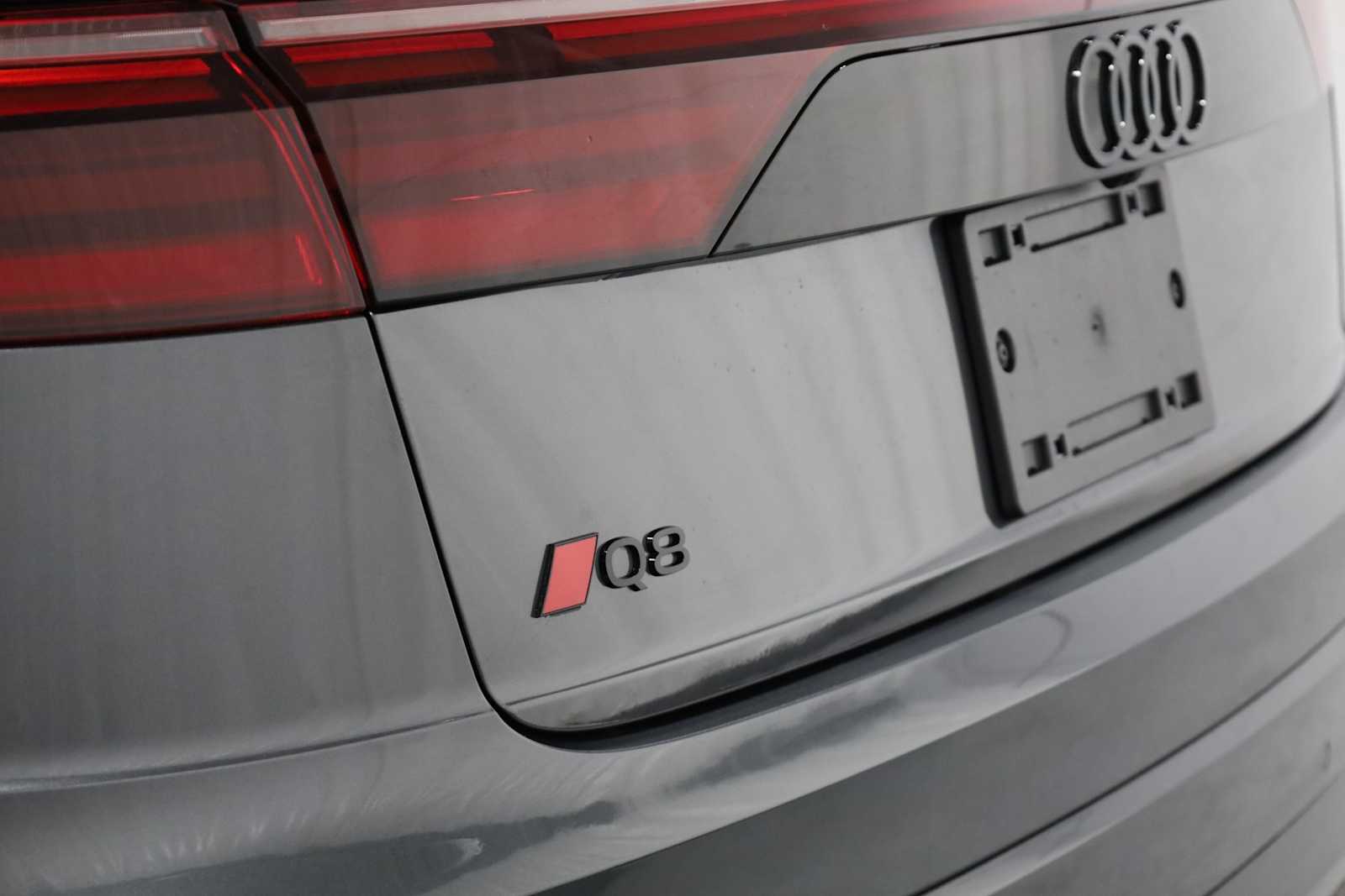 Thumbnail: 2025 Audi Q8 - 12