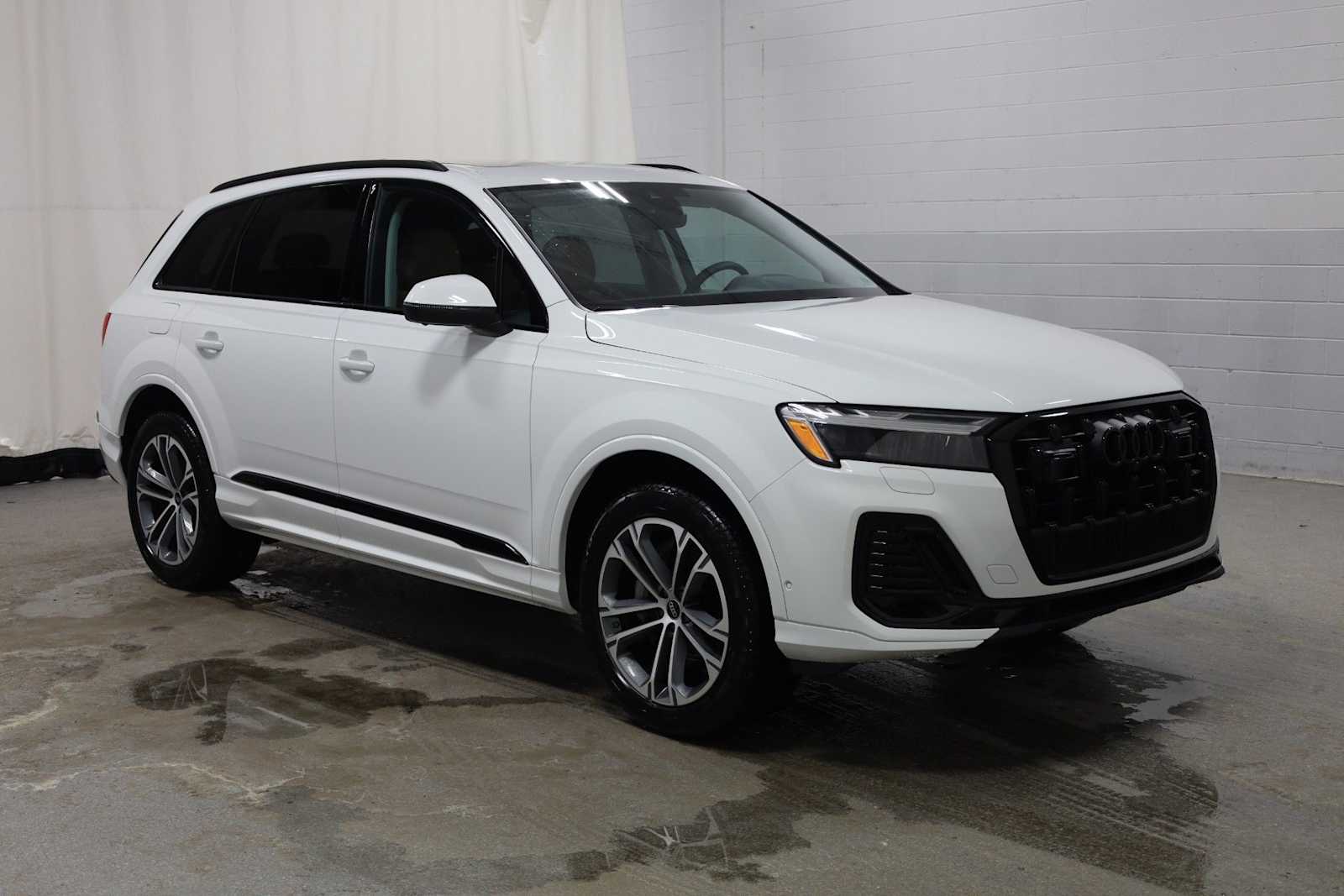 Thumbnail: 2026 Audi Q7 - 13