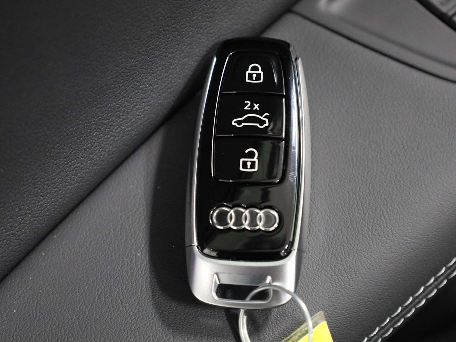 Thumbnail: 2026 Audi Q7 - 40