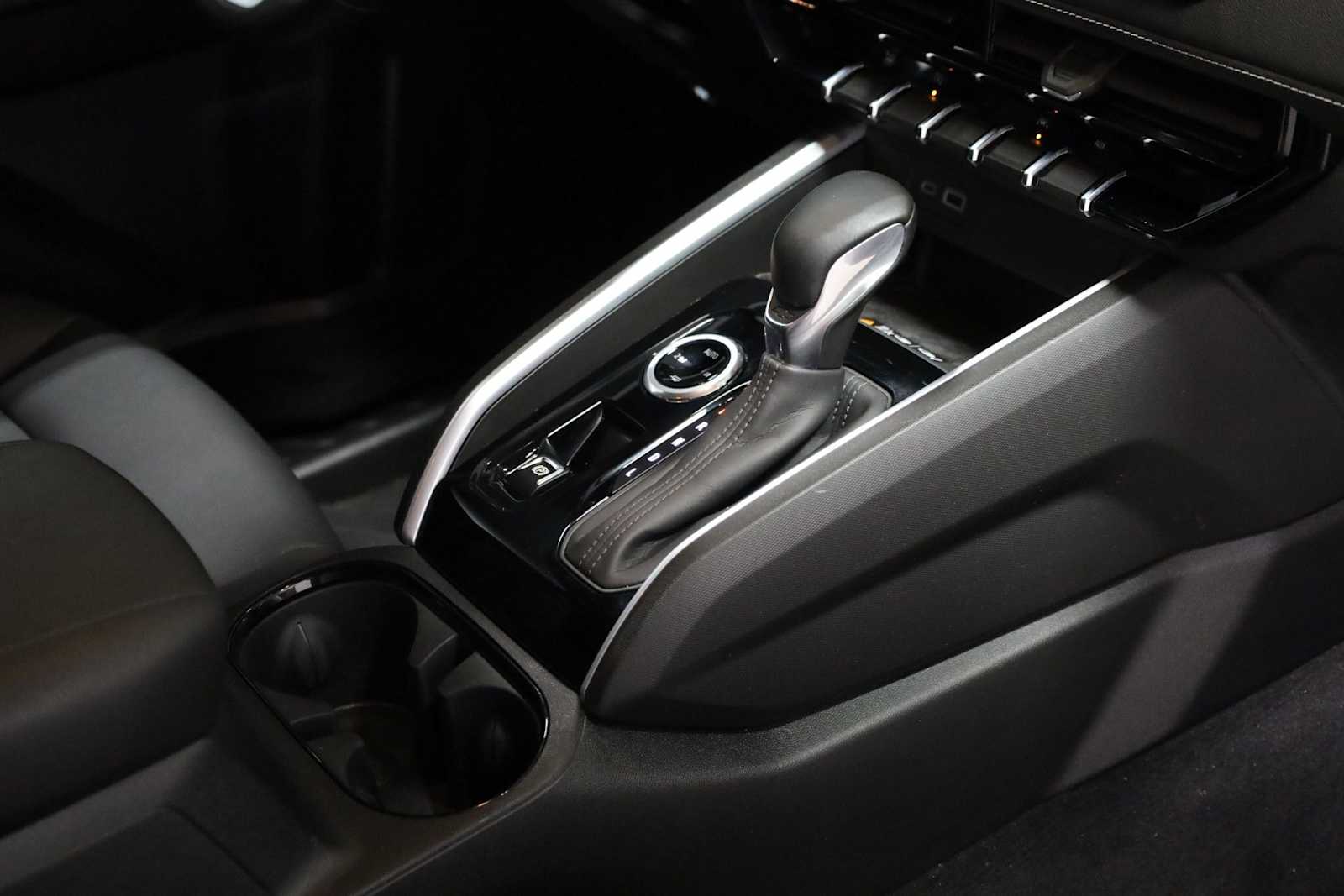 Thumbnail: 2023 Chevrolet Colorado - 18