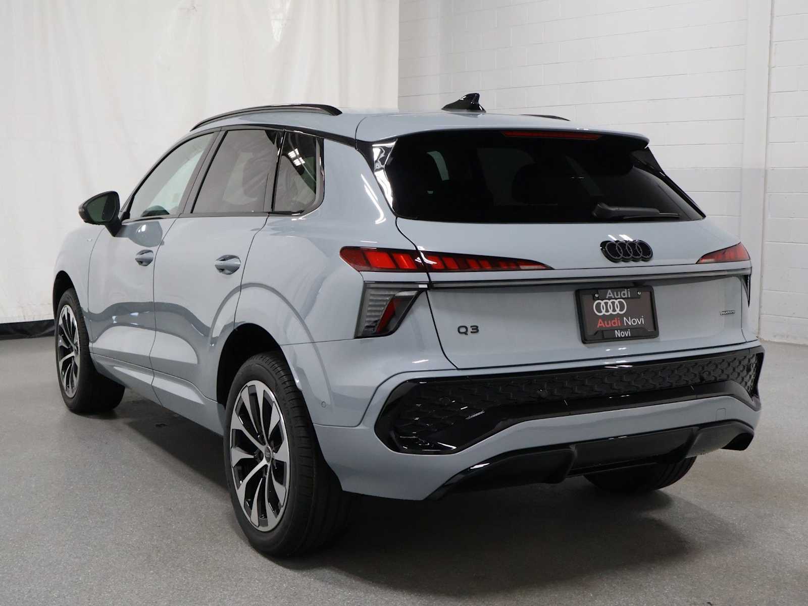 Thumbnail: 2026 Audi Q3 - 3