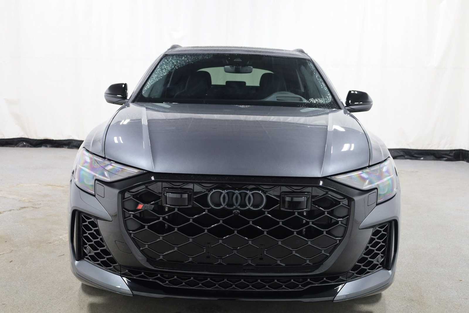 Thumbnail: 2026 Audi RS Q8 - 13