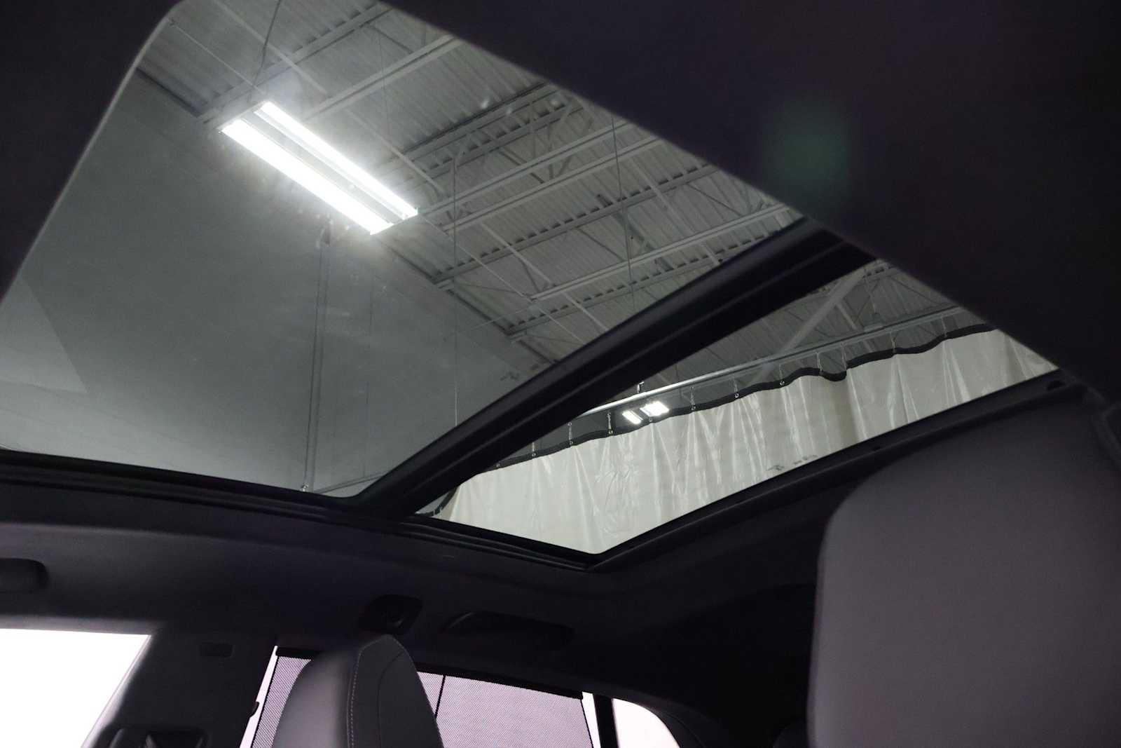 Thumbnail: 2026 Audi SQ8 - 19