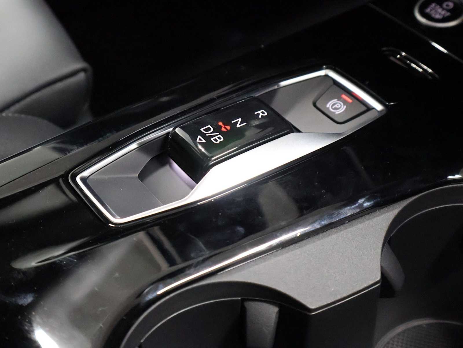 Thumbnail: 2027 Audi Q6 e-tron - 20
