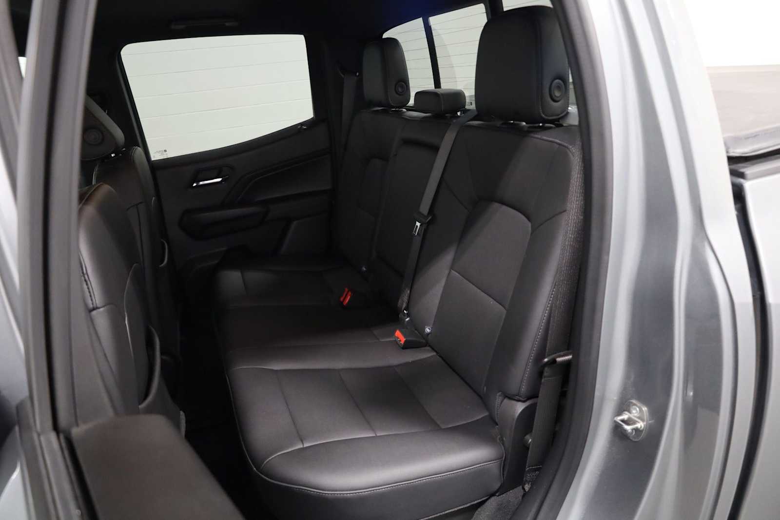 Thumbnail: 2023 Chevrolet Colorado - 31