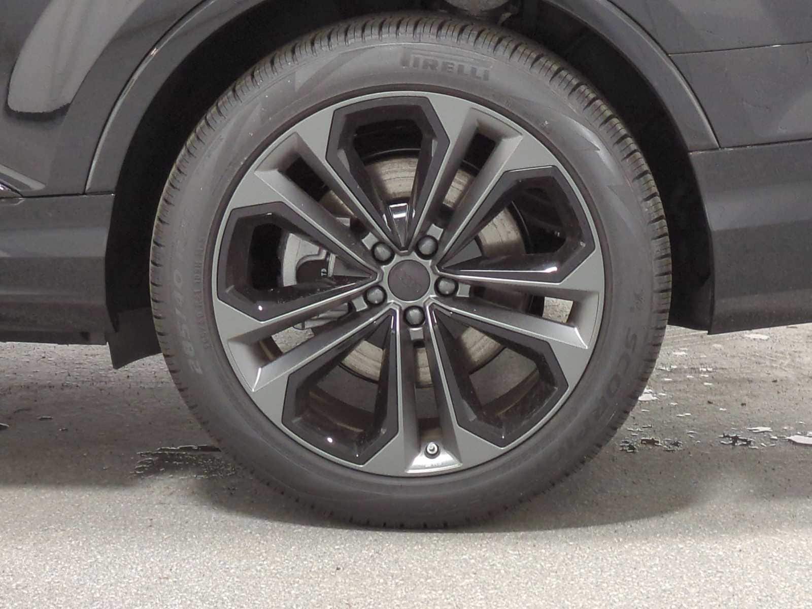 Thumbnail: 2026 Audi Q7 - 36