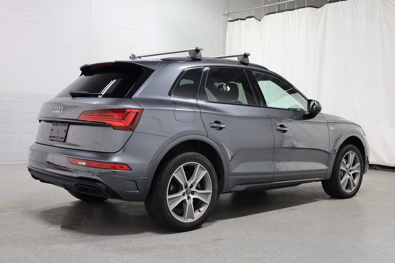 Thumbnail: 2025 Audi Q5 - 9