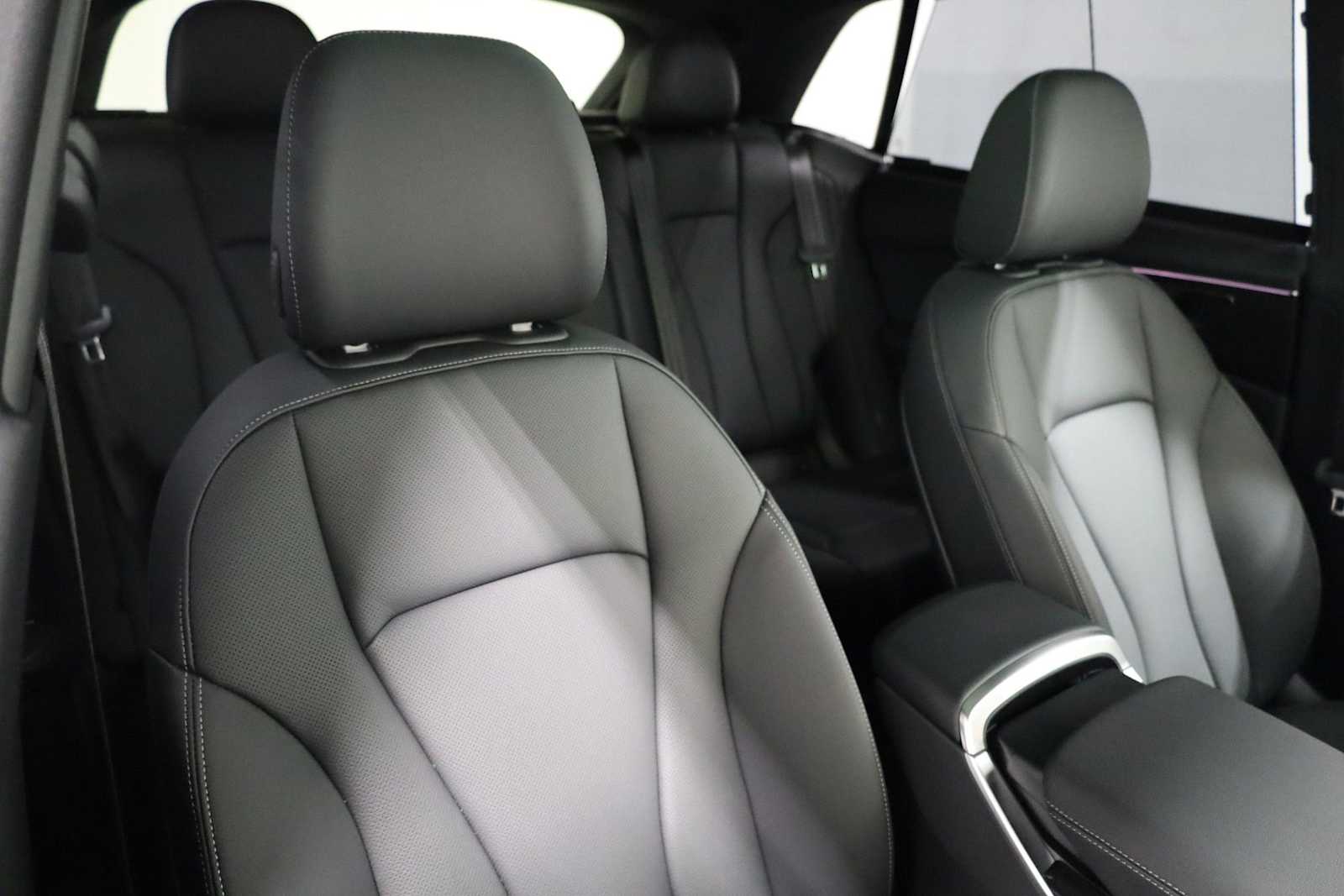 Thumbnail: 2026 Audi Q8 - 21