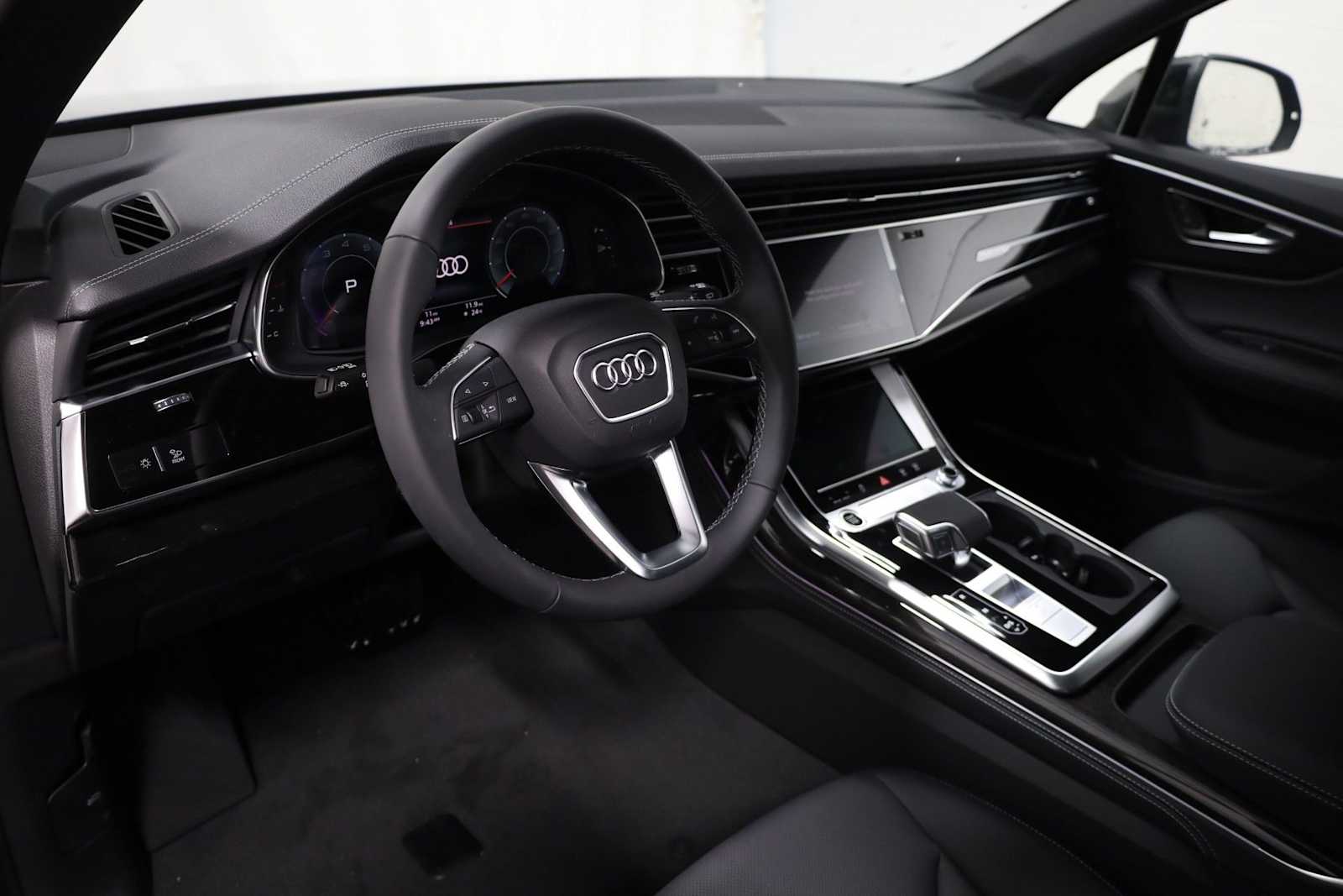 Thumbnail: 2026 Audi Q7 - 4