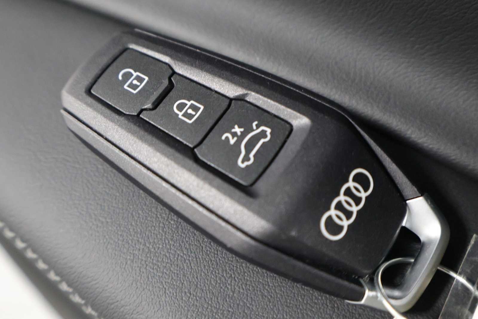 Thumbnail: 2026 Audi Q5 - 41