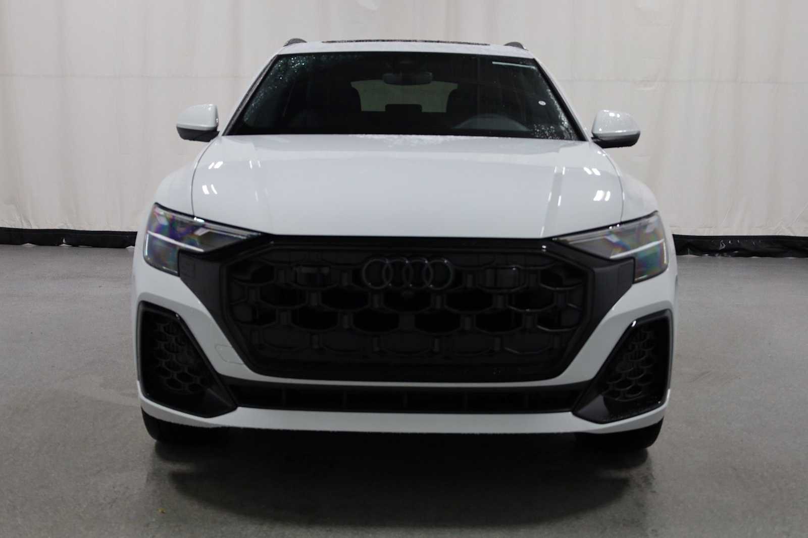 Thumbnail: 2026 Audi Q8 - 14