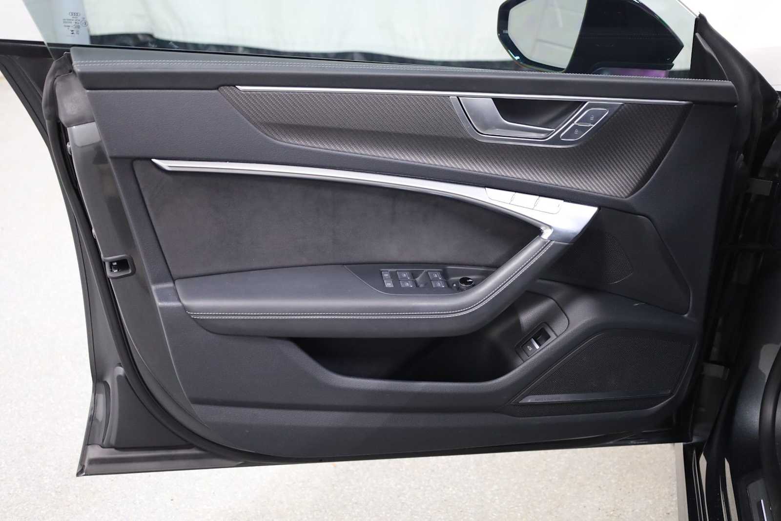 Thumbnail: 2023 Audi S7 - 16