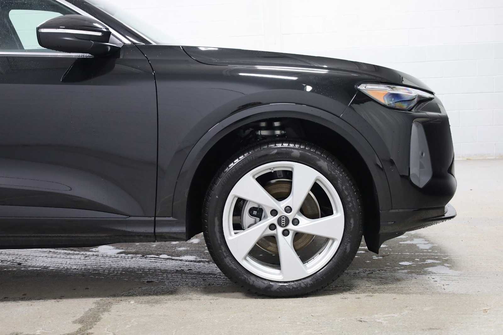 Thumbnail: 2025 Audi Q5 - 11