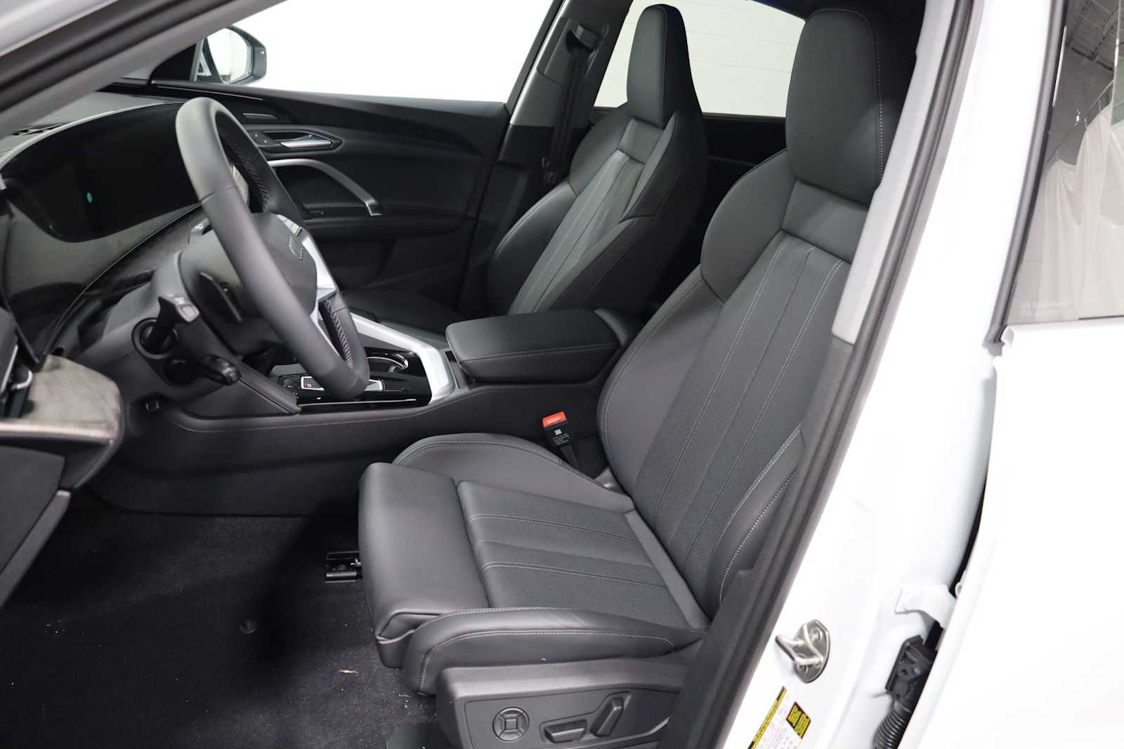 Thumbnail: 2025 Audi Q5 - 5