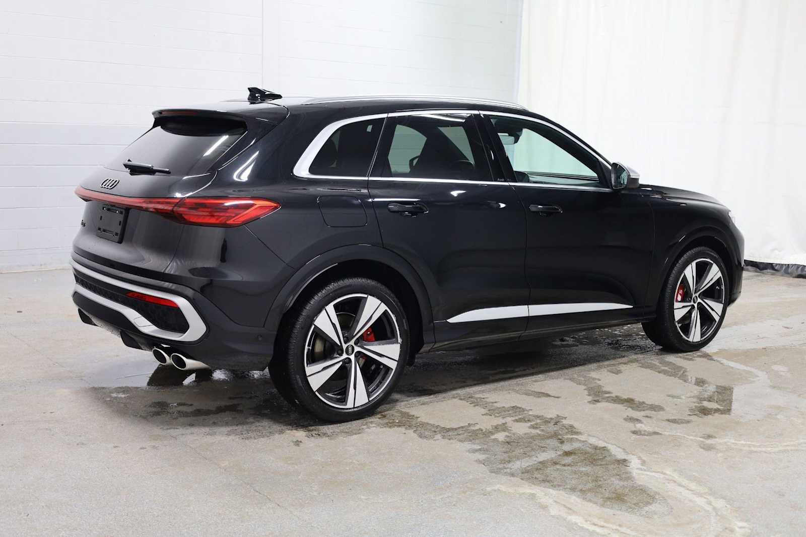 Thumbnail: 2025 Audi SQ5 - 9