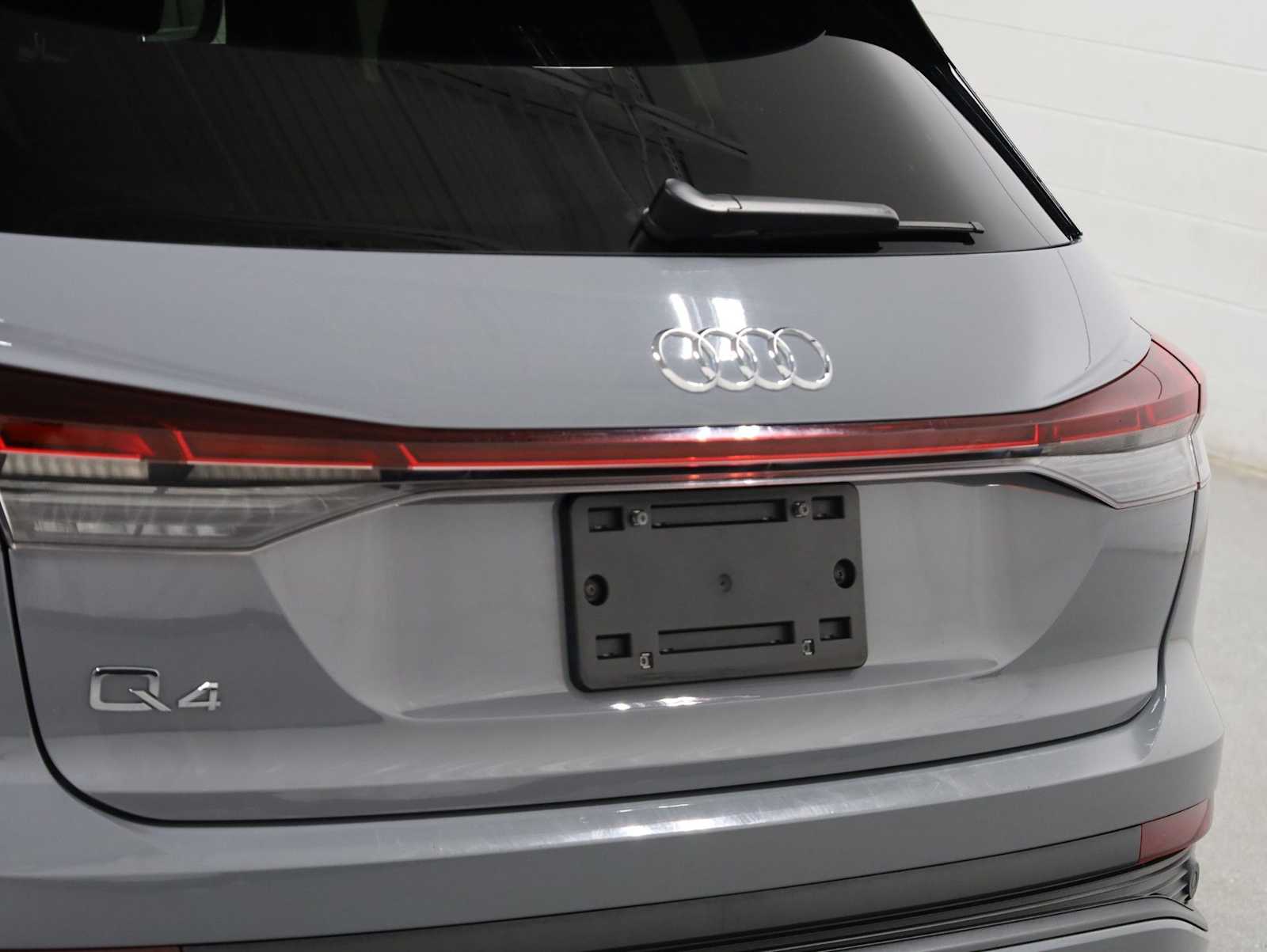Thumbnail: 2023 Audi Q4 e-tron - 8