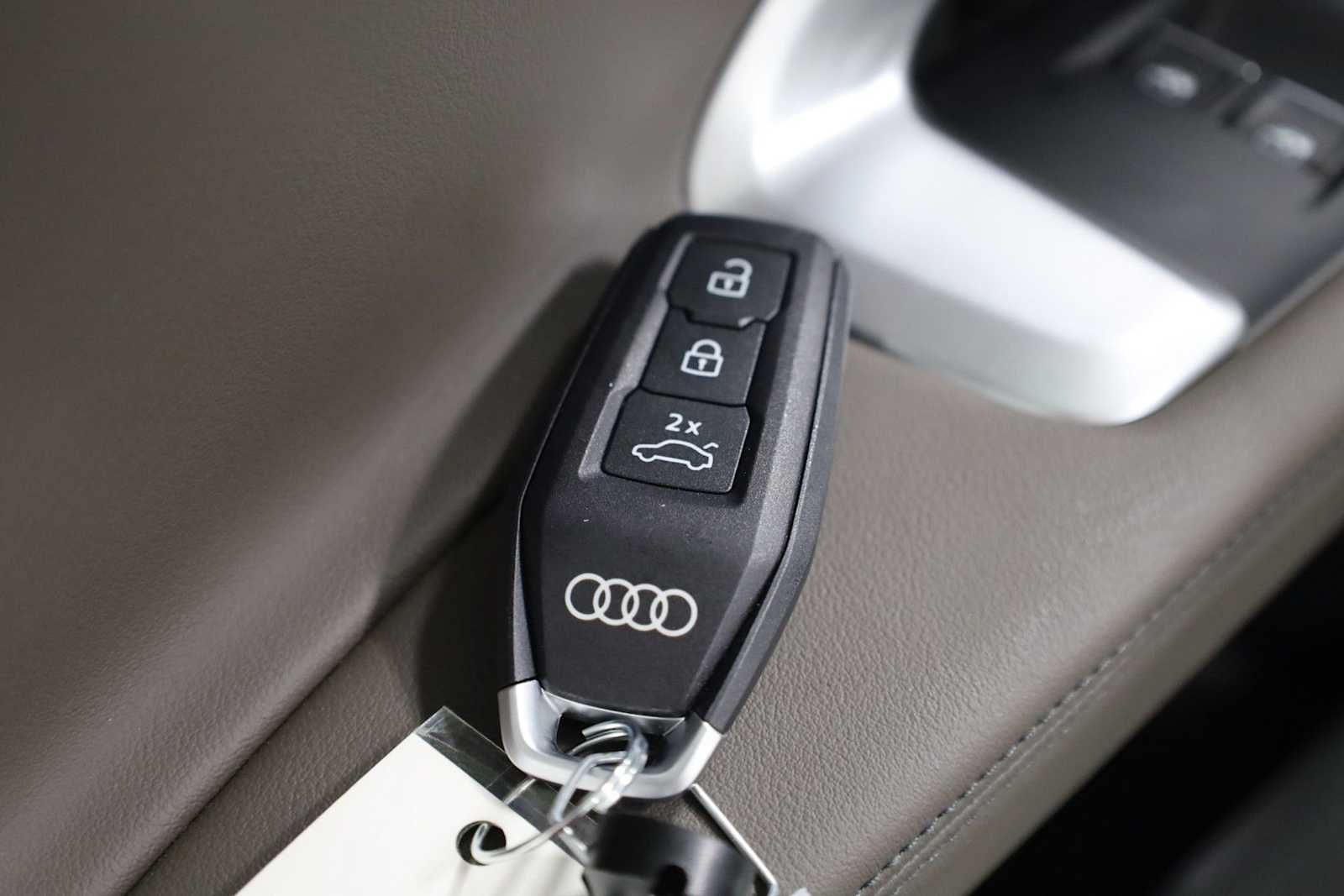 Thumbnail: 2025 Audi Q5 - 41