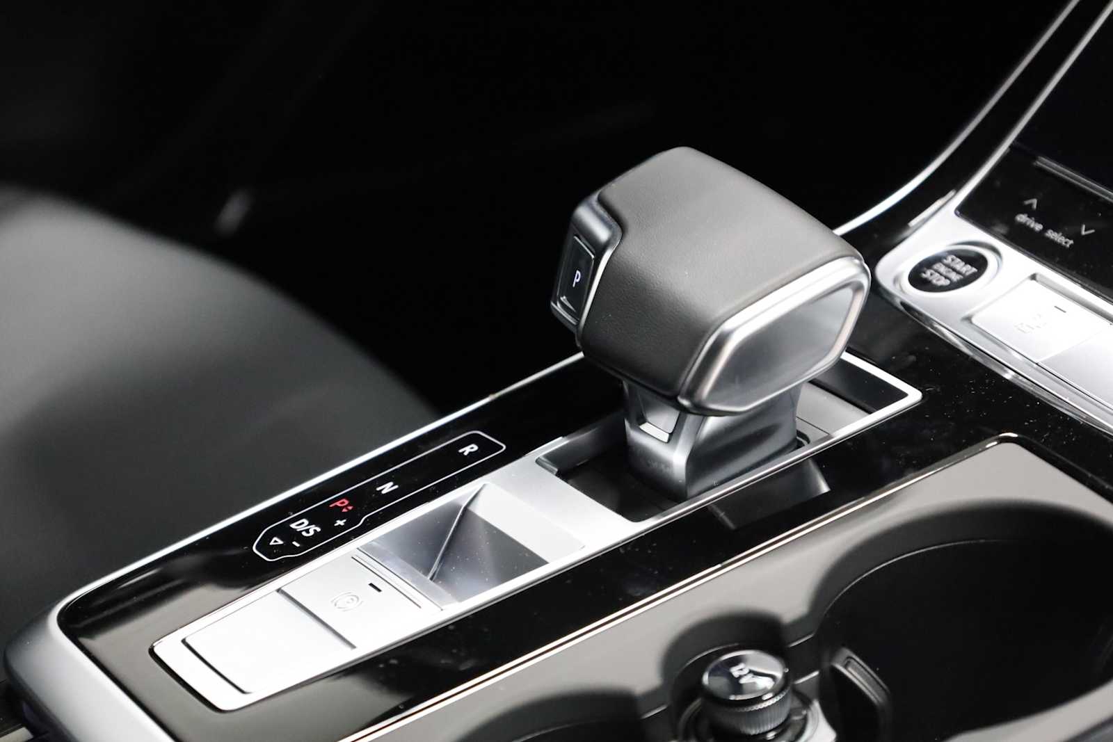 Thumbnail: 2025 Audi Q7 - 21