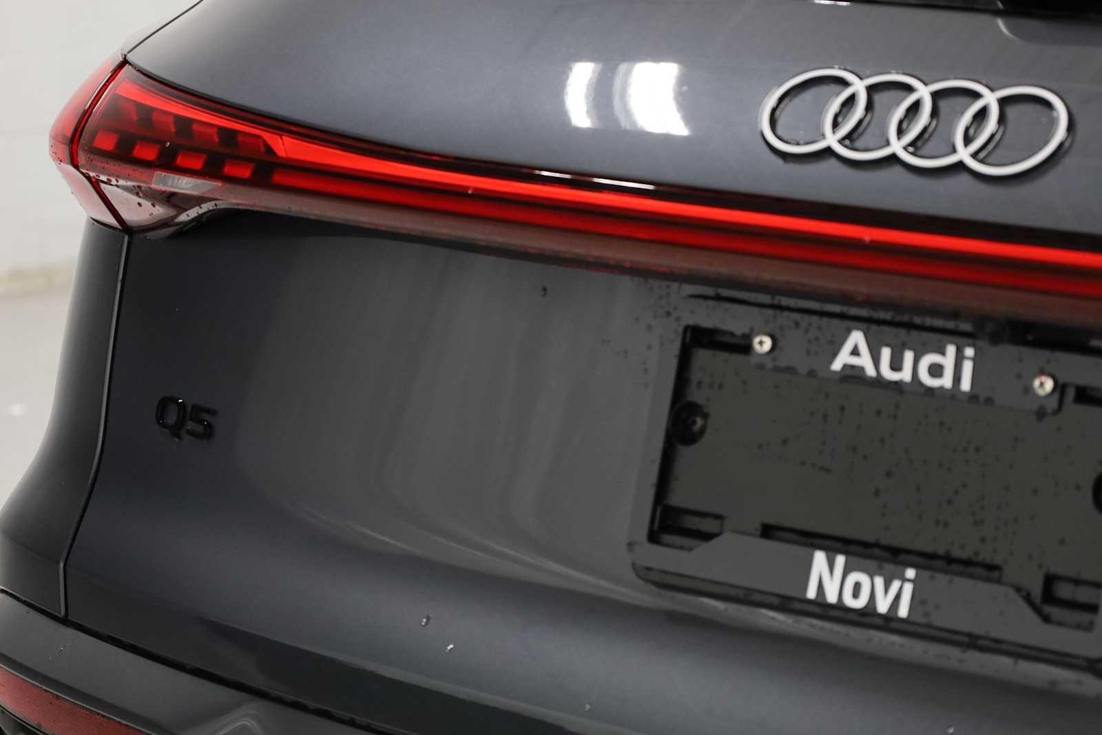 Thumbnail: 2025 Audi Q5 - 8