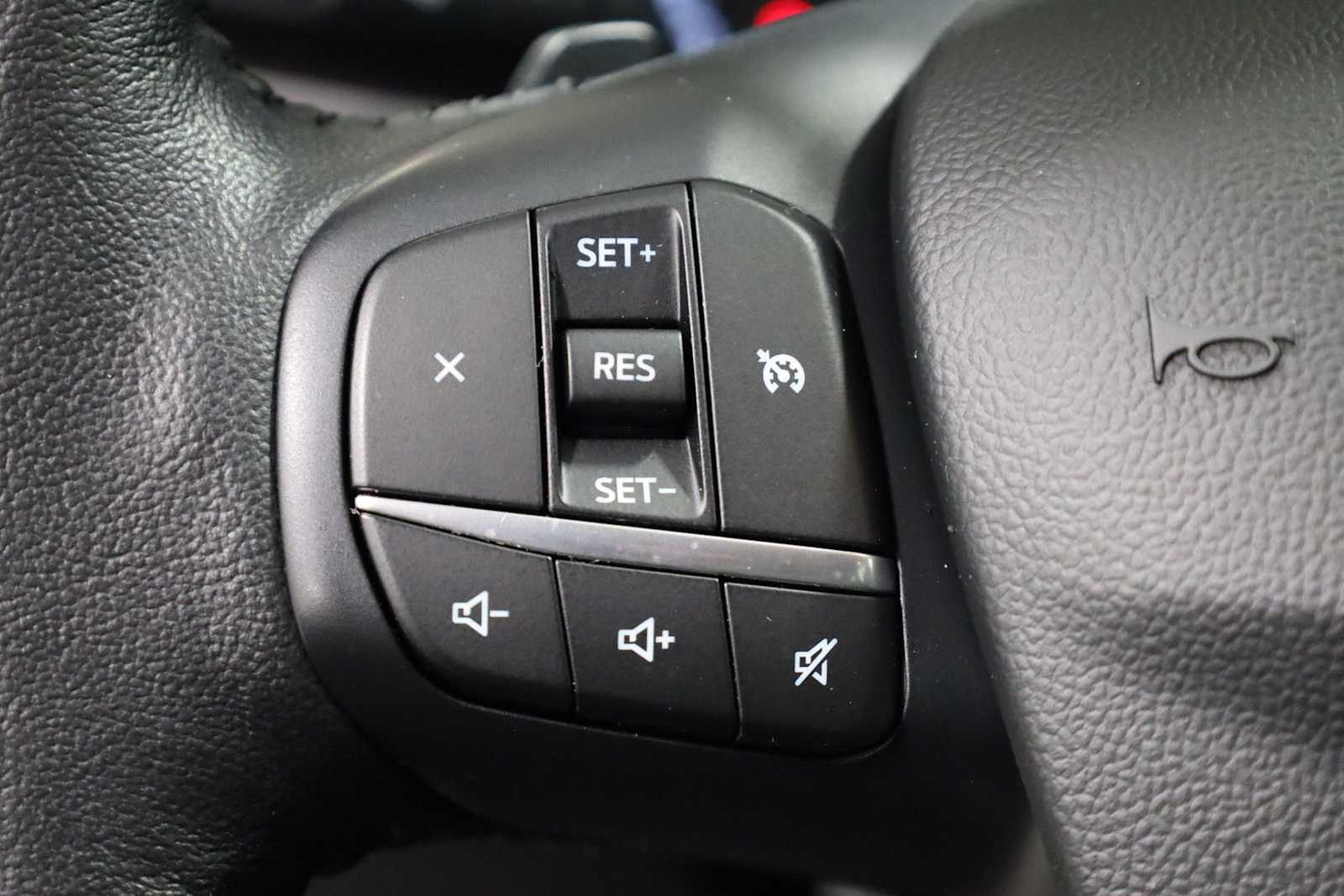 Thumbnail: 2020 Ford Escape - 24