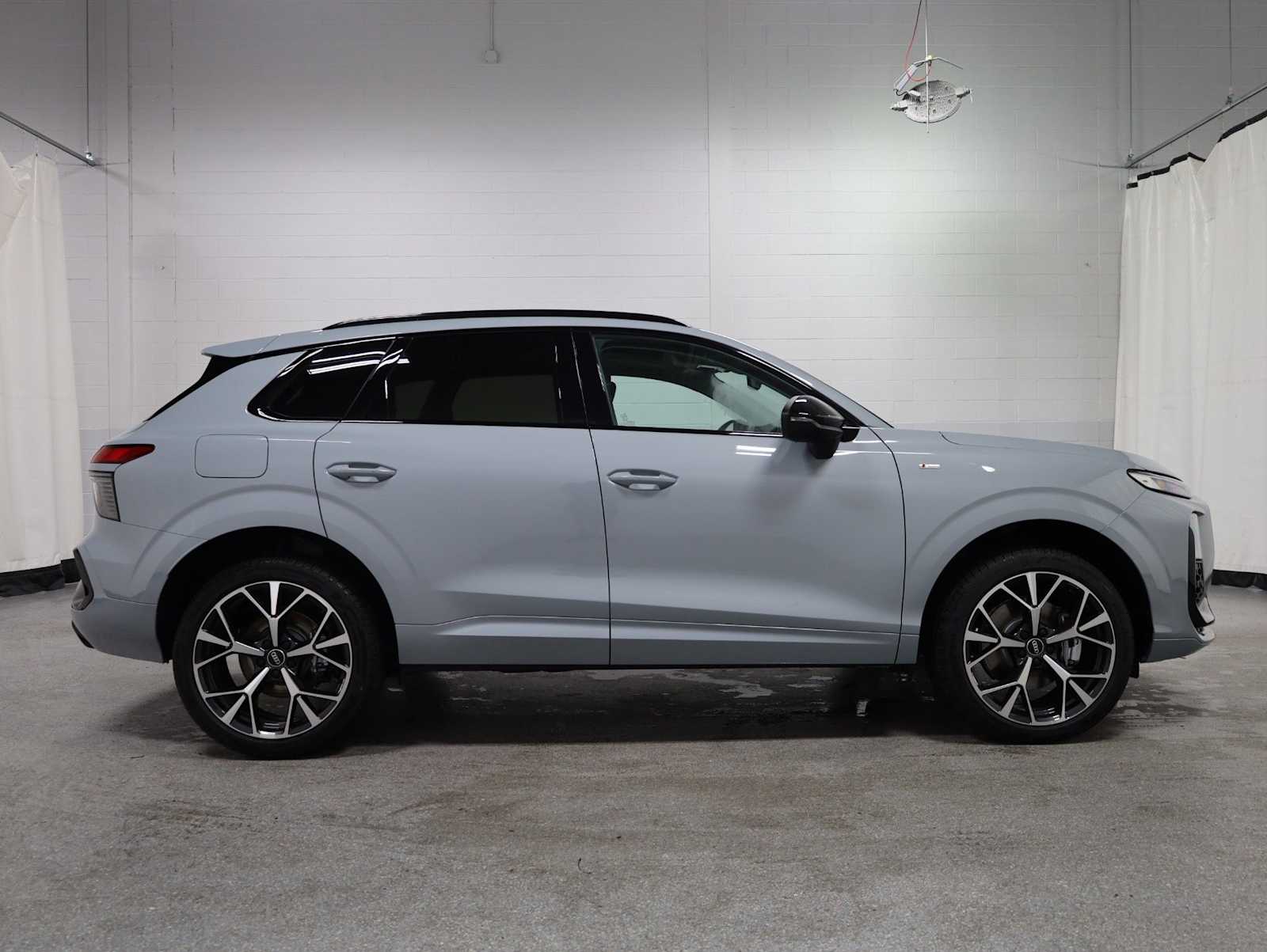 Thumbnail: 2026 Audi Q3 - 10