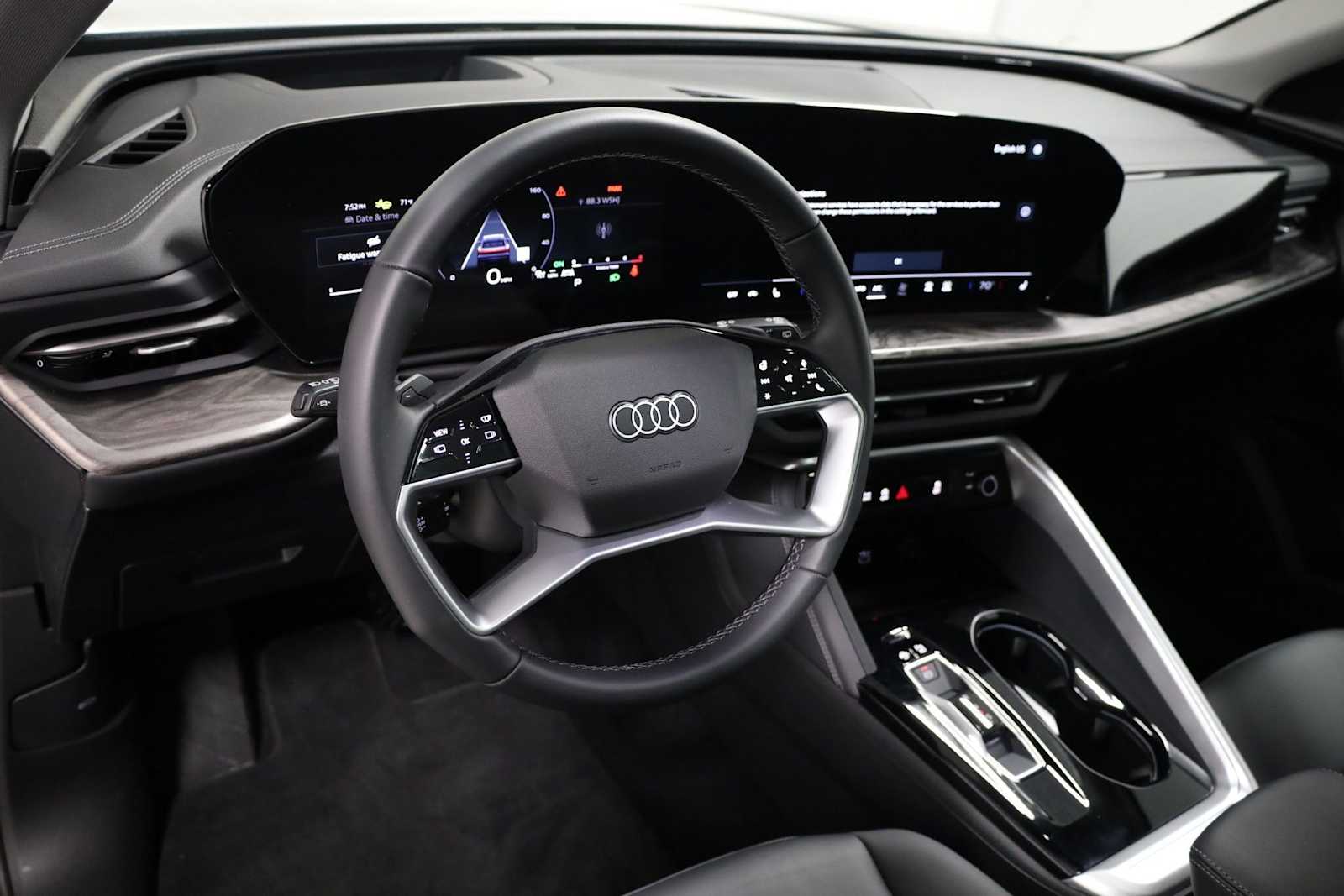 Thumbnail: 2025 Audi Q5 - 4