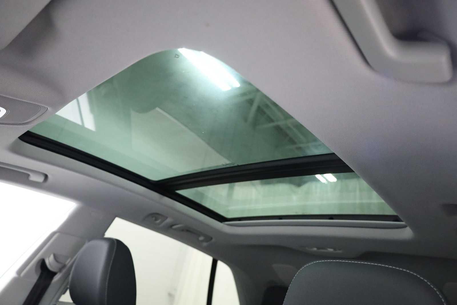 Thumbnail: 2023 Audi Q8 - 19