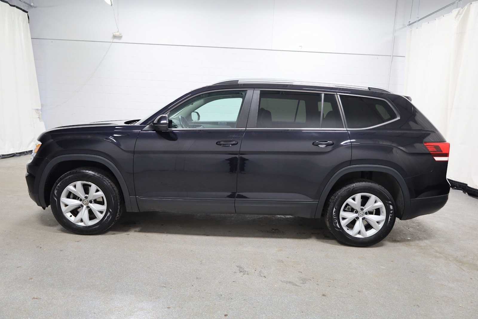 Thumbnail: 2019 Volkswagen Atlas - 2