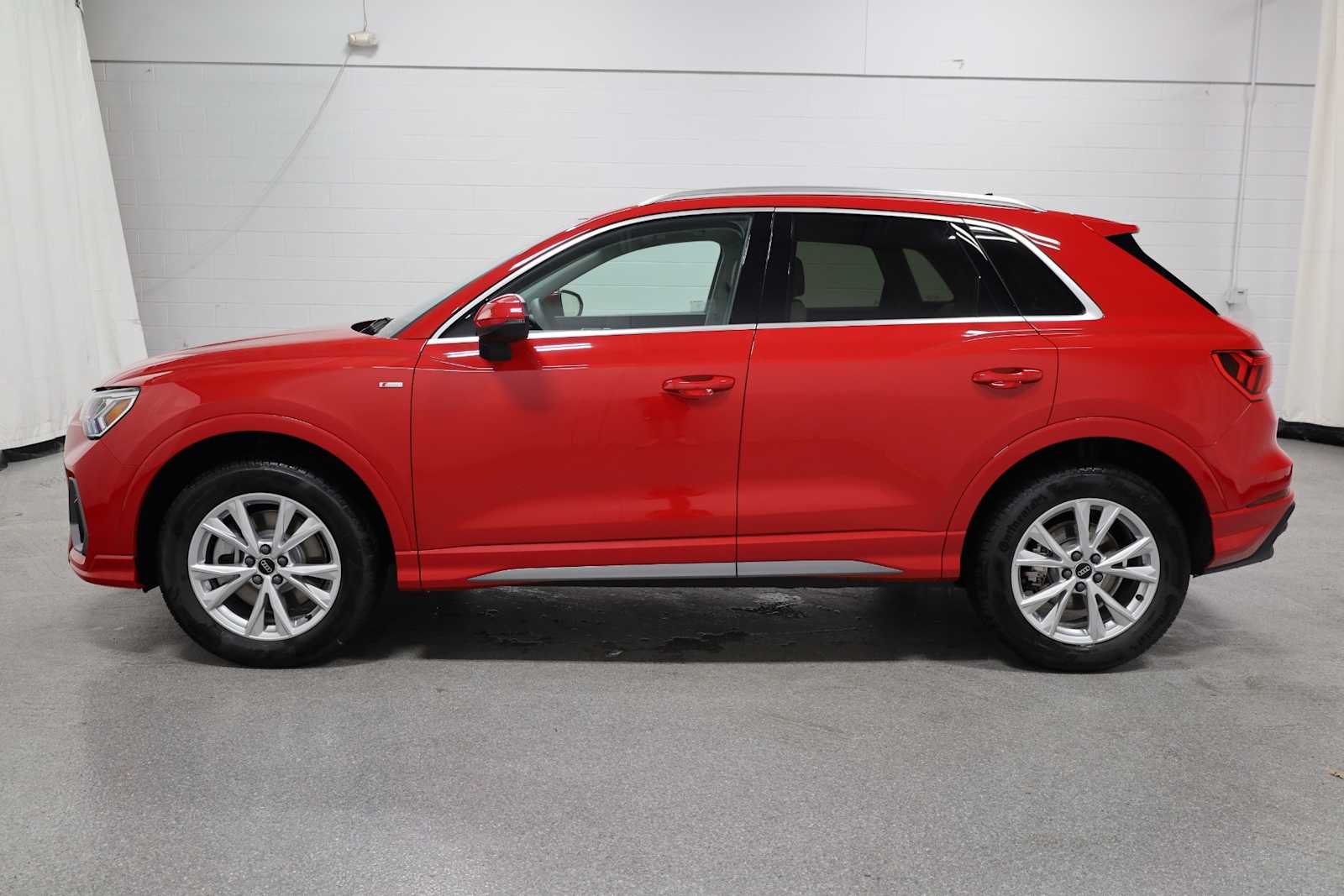 Thumbnail: 2025 Audi Q3 - 2