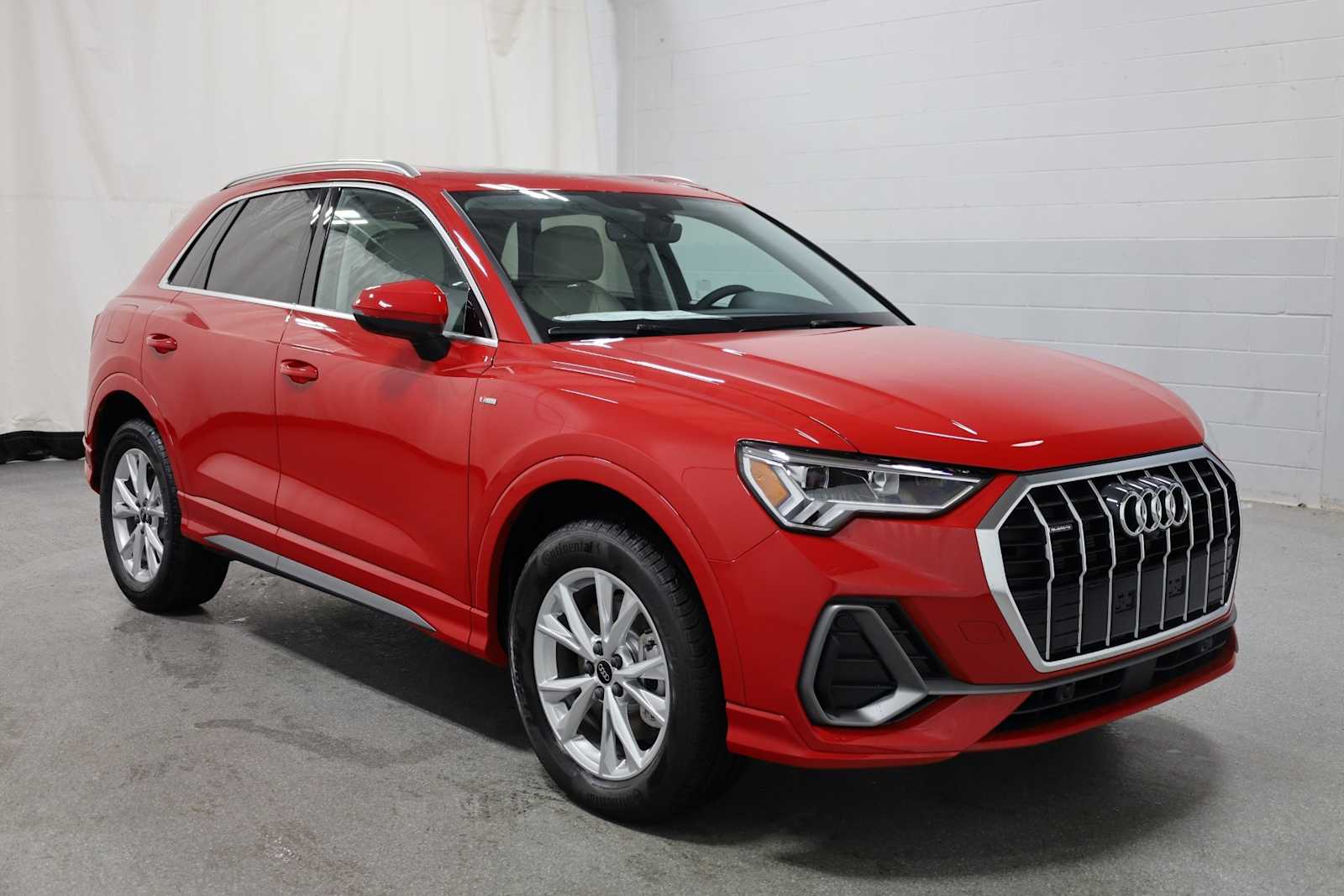 Thumbnail: 2025 Audi Q3 - 13