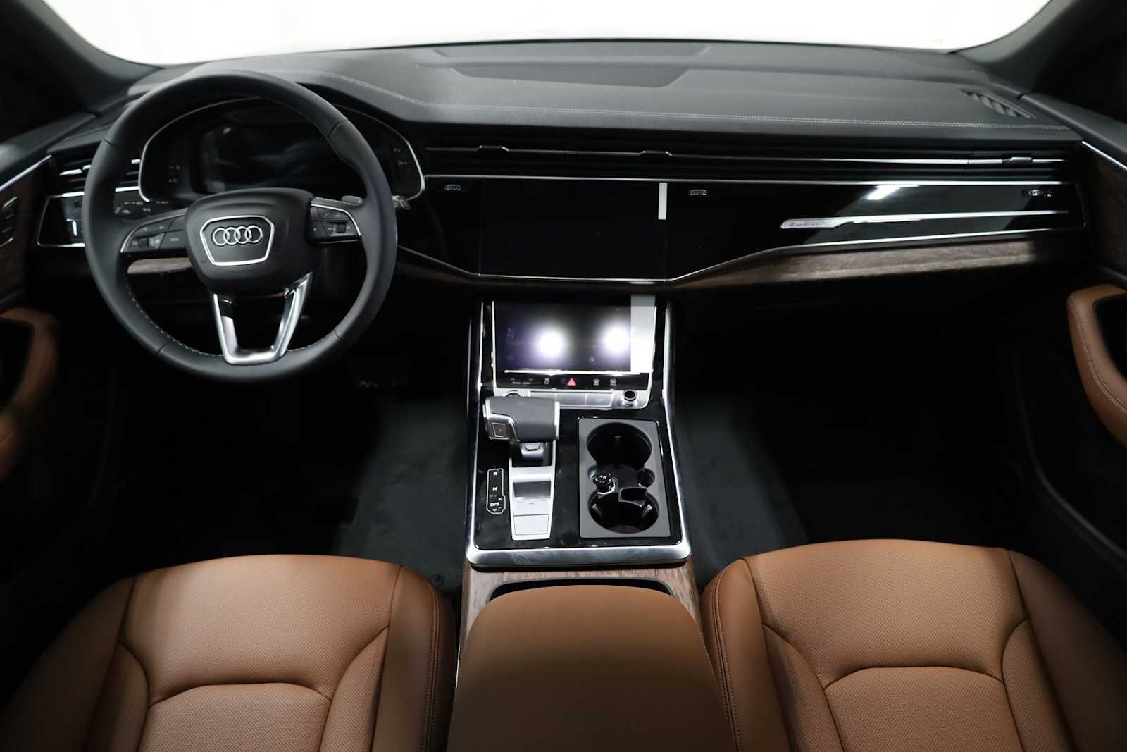 Thumbnail: 2026 Audi Q8 - 24